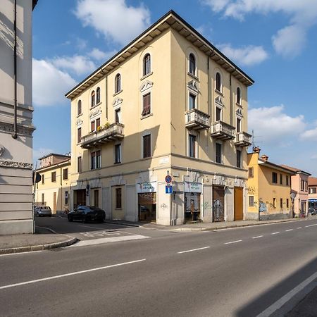Appartamento Monza Esterno foto